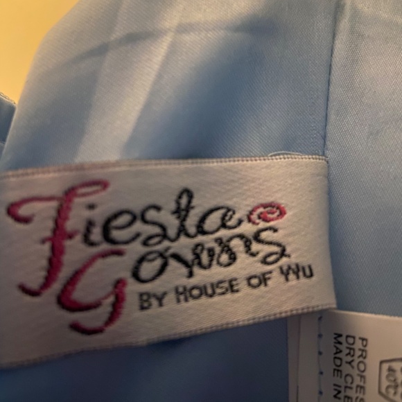 Quinceanera gown - Picture 3 of 6